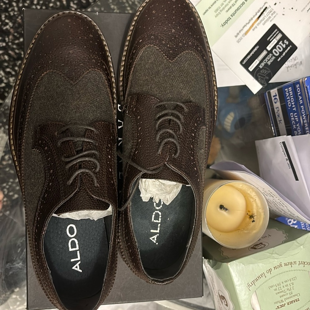 Aldo shoe size 10, never worn no box